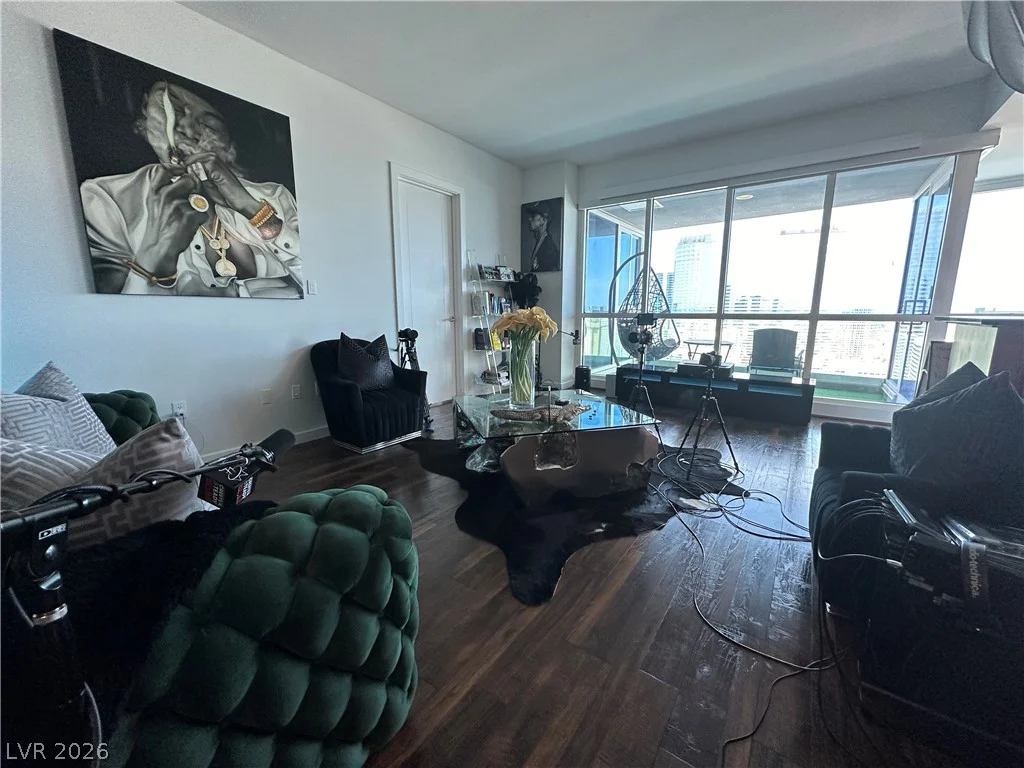 4575 Dean Martin, Las Vegas, NV 89103