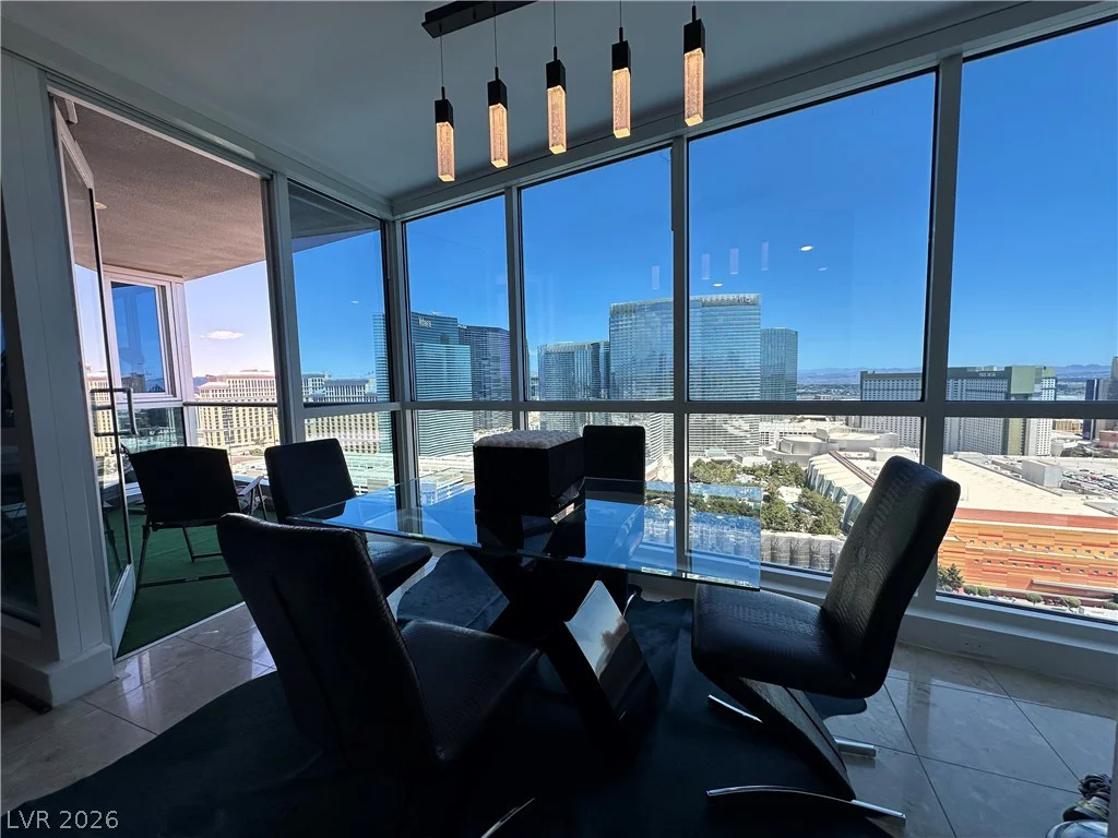 4575 Dean Martin, Las Vegas, NV 89103