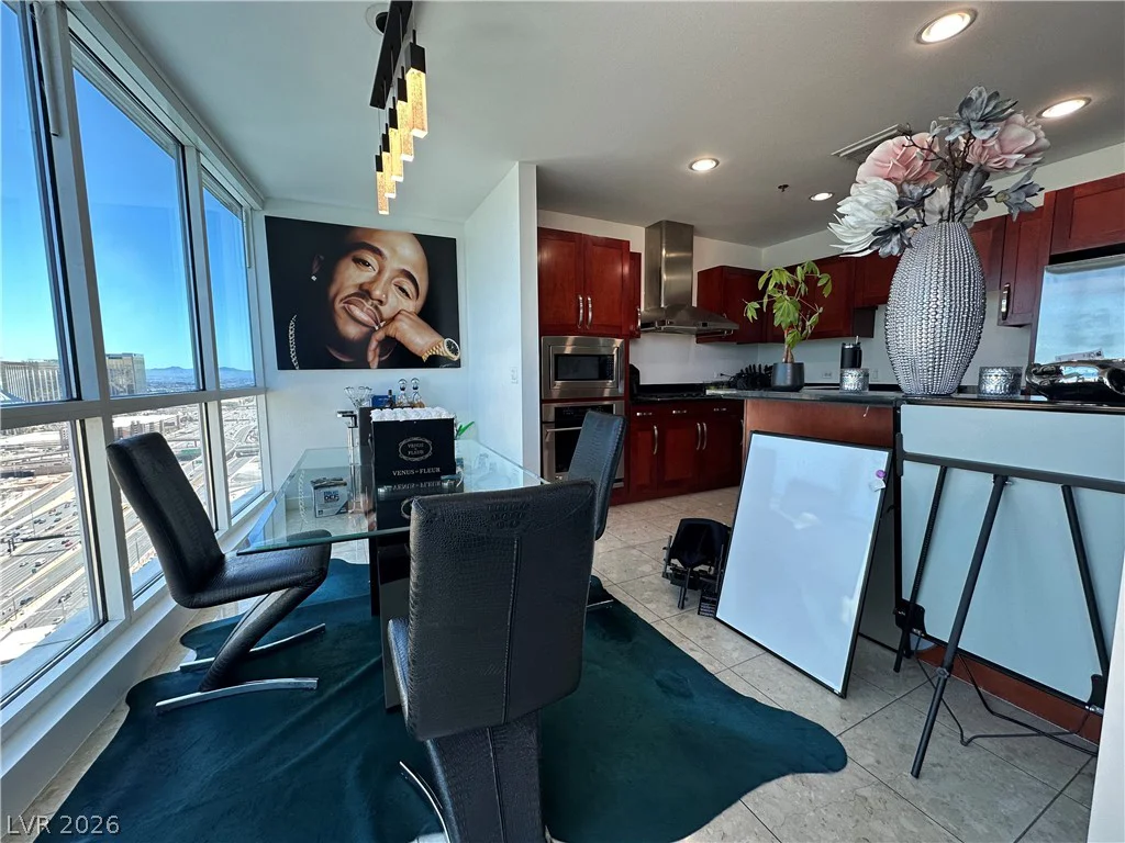4575 Dean Martin, Las Vegas, NV 89103