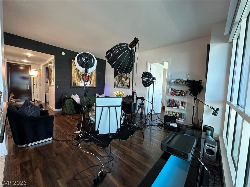 4575 Dean Martin, Las Vegas, NV 89103