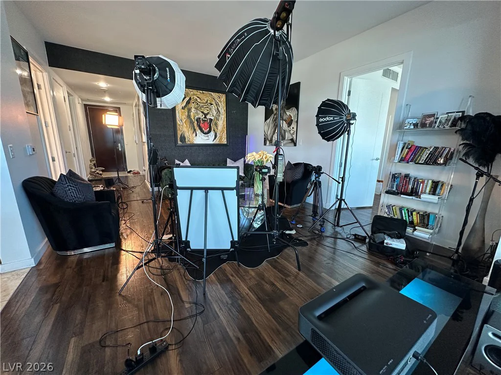 4575 Dean Martin, Las Vegas, NV 89103