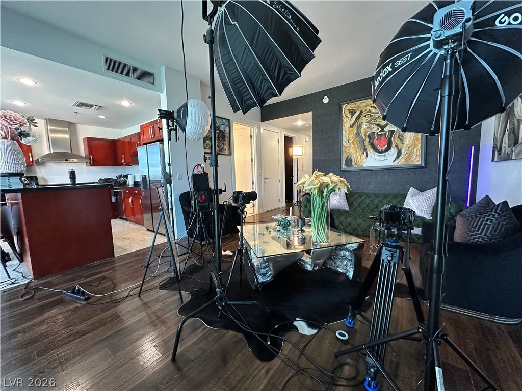4575 Dean Martin, Las Vegas, NV 89103