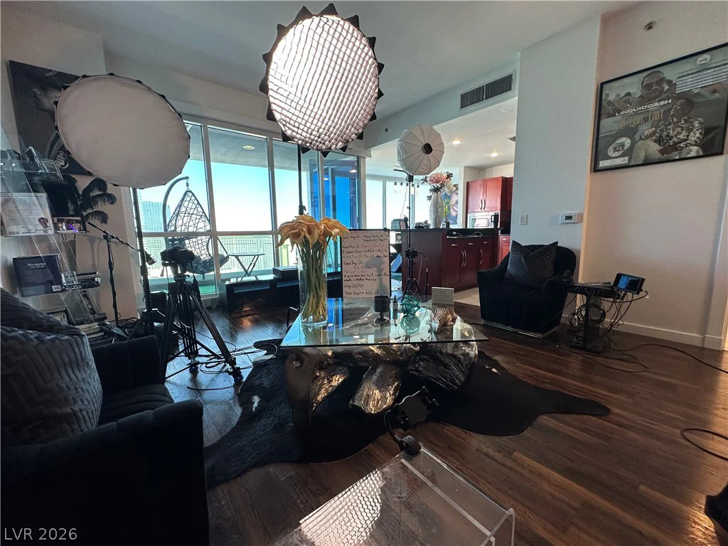 4575 Dean Martin, Las Vegas, NV 89103