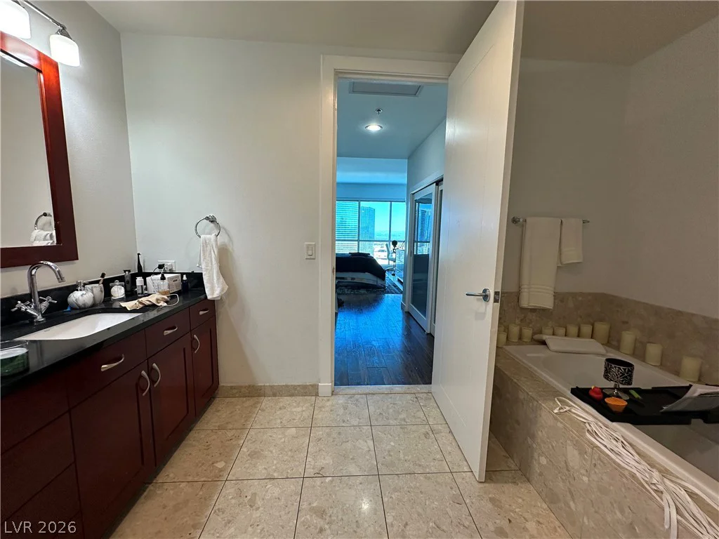 4575 Dean Martin, Las Vegas, NV 89103