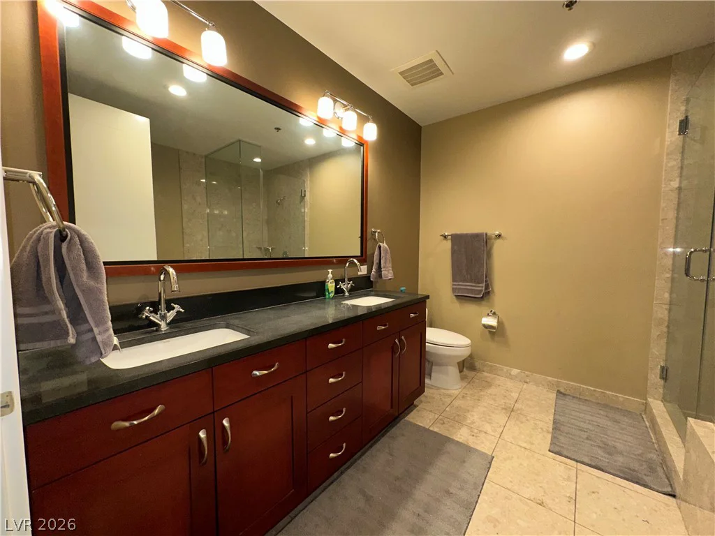 4575 Dean Martin, Las Vegas, NV 89103