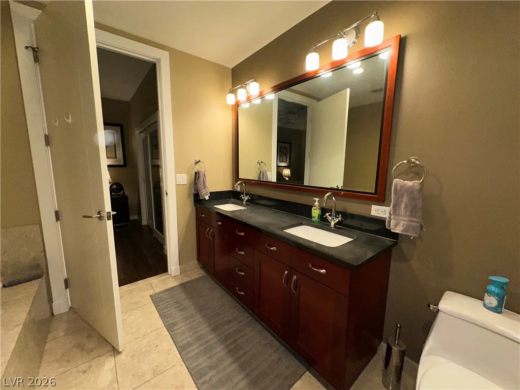 4575 Dean Martin, Las Vegas, NV 89103