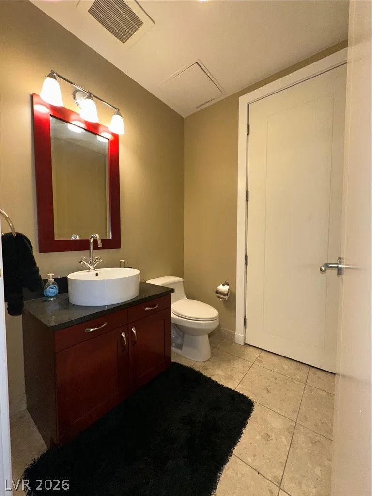 4575 Dean Martin, Las Vegas, NV 89103