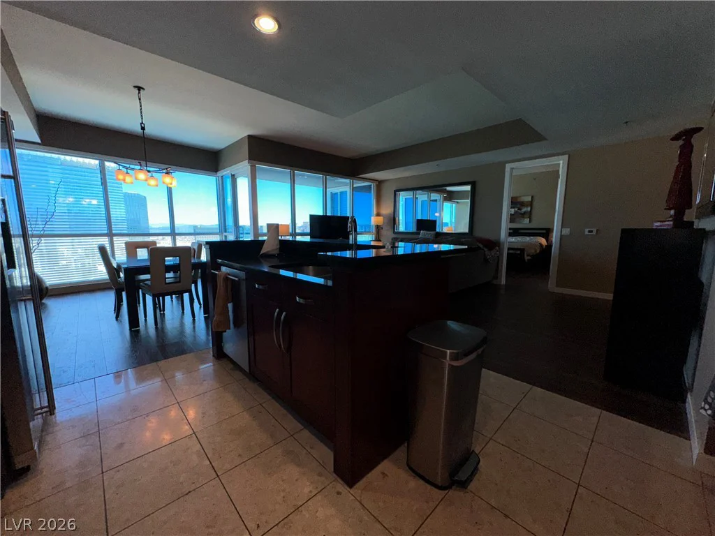 4575 Dean Martin, Las Vegas, NV 89103