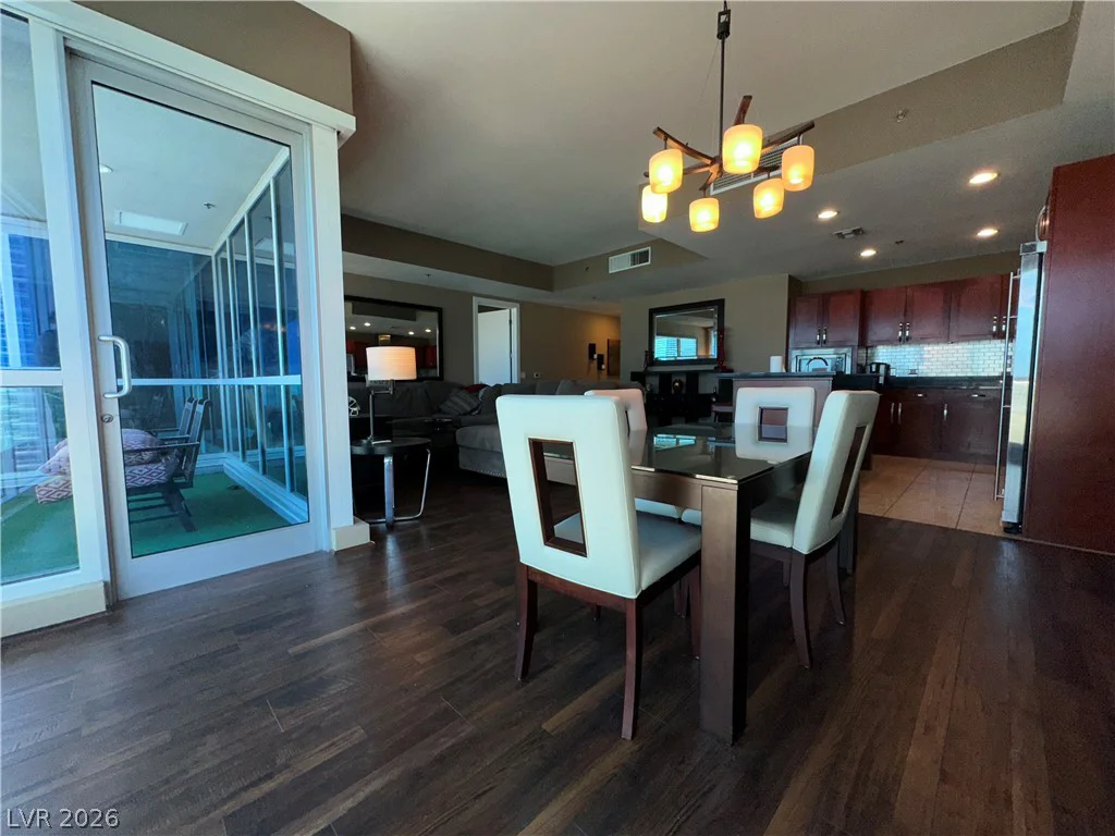 4575 Dean Martin, Las Vegas, NV 89103
