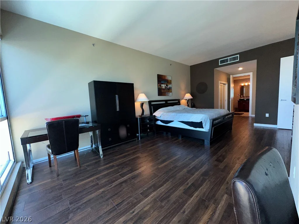 4575 Dean Martin, Las Vegas, NV 89103