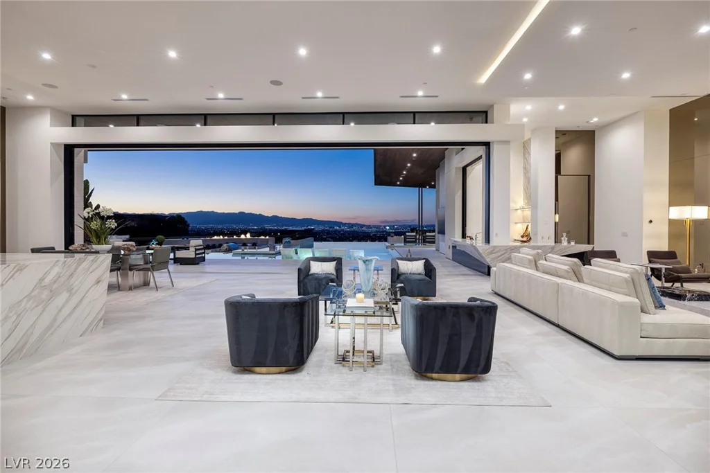 19 Boulderback, Henderson, NV 89012