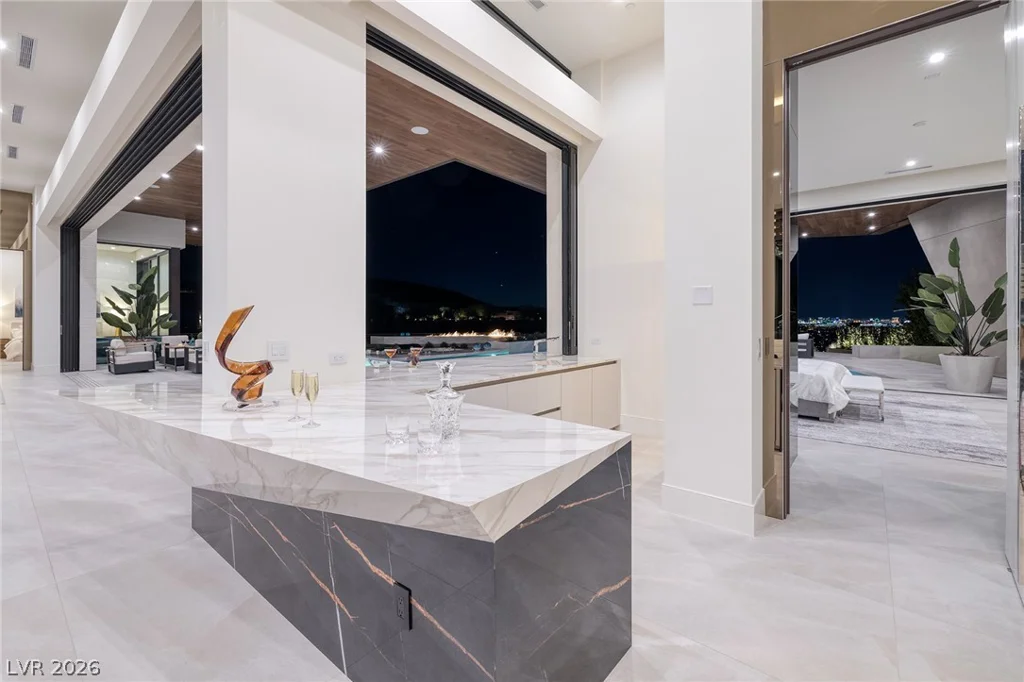 19 Boulderback, Henderson, NV 89012