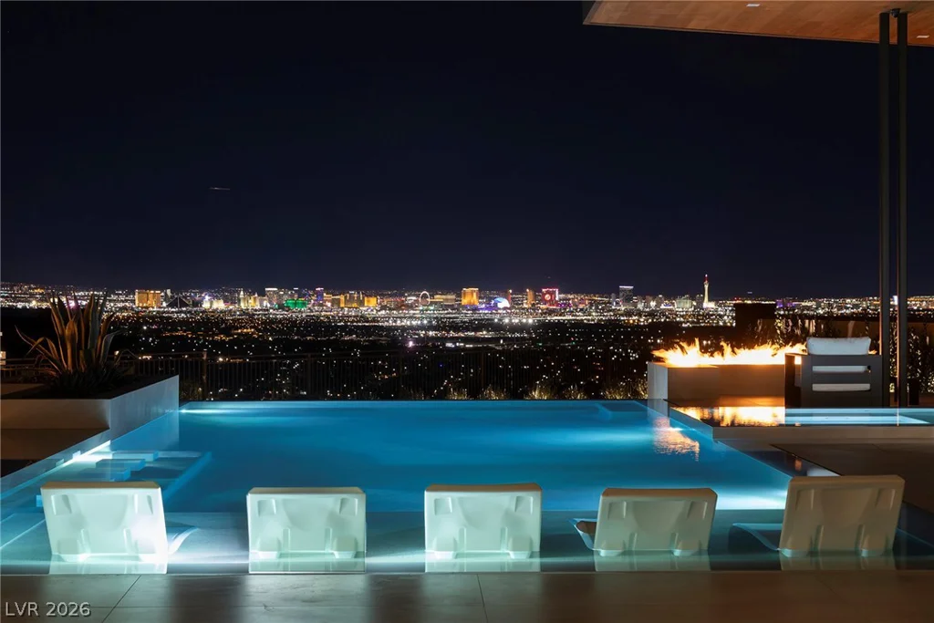 19 Boulderback, Henderson, NV 89012