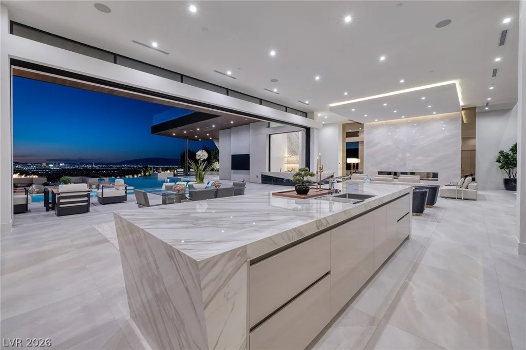 19 Boulderback, Henderson, NV 89012