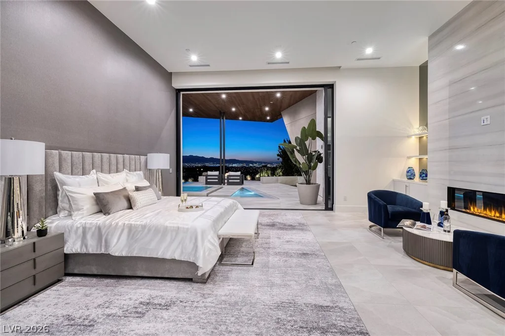 19 Boulderback, Henderson, NV 89012