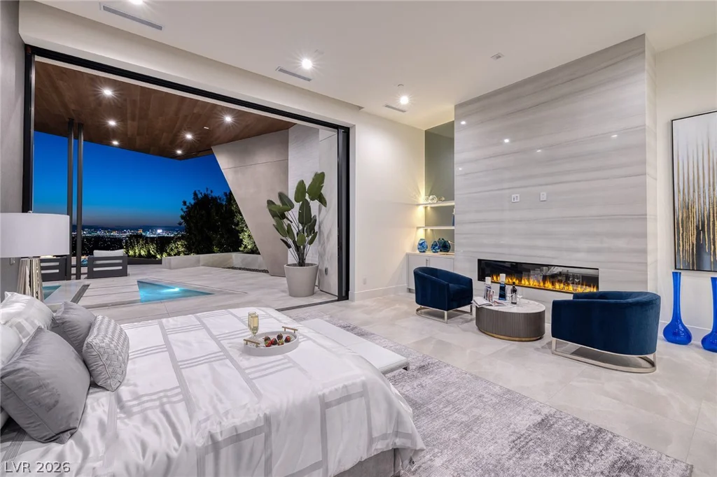 19 Boulderback, Henderson, NV 89012