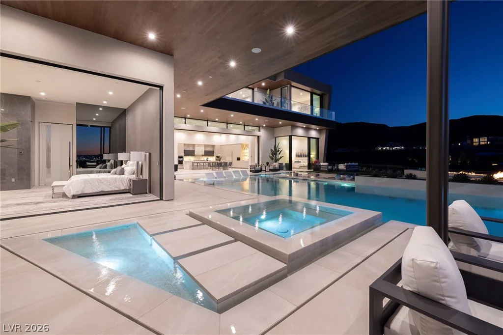 19 Boulderback, Henderson, NV 89012