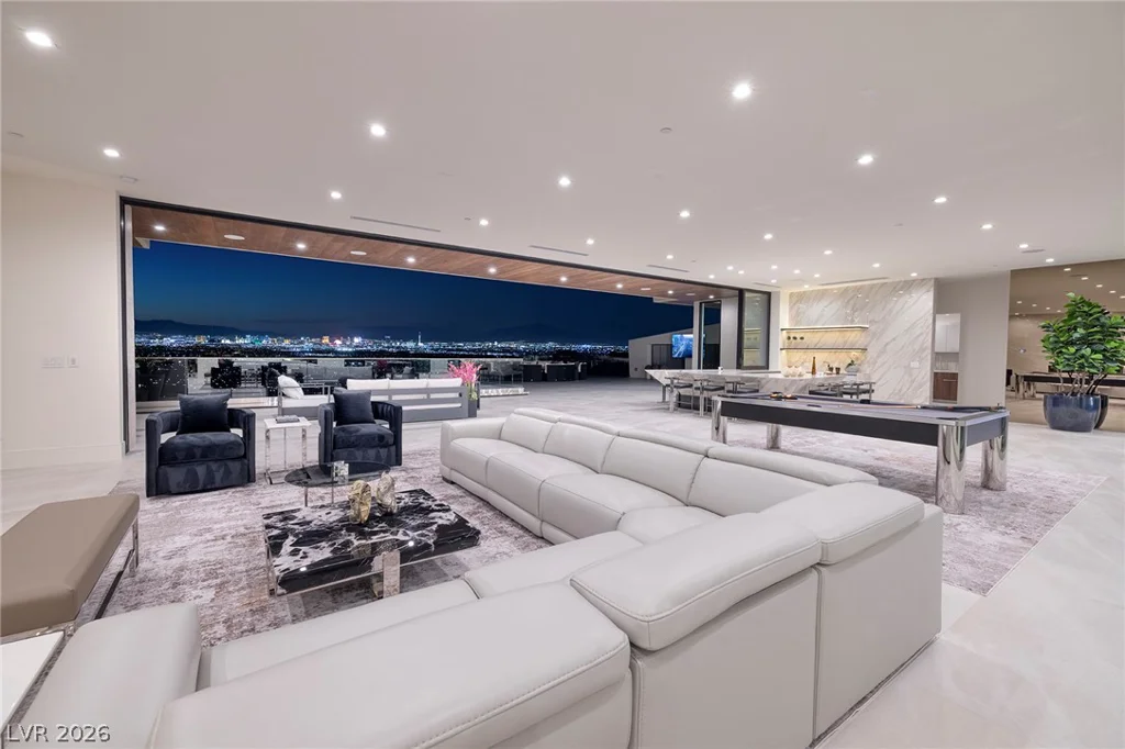 19 Boulderback, Henderson, NV 89012