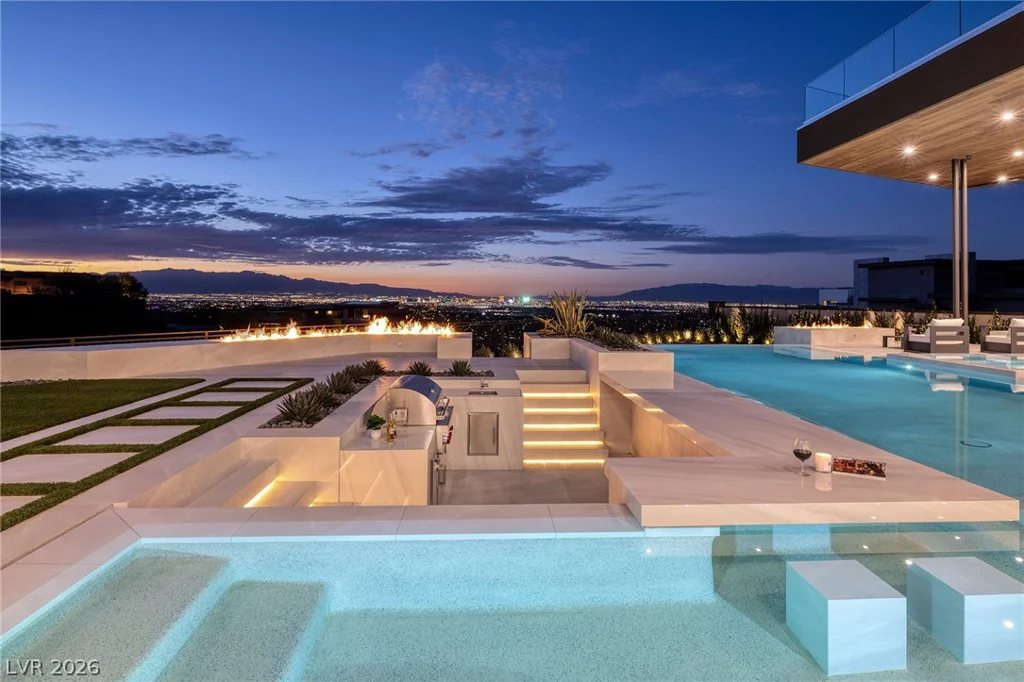 19 Boulderback, Henderson, NV 89012