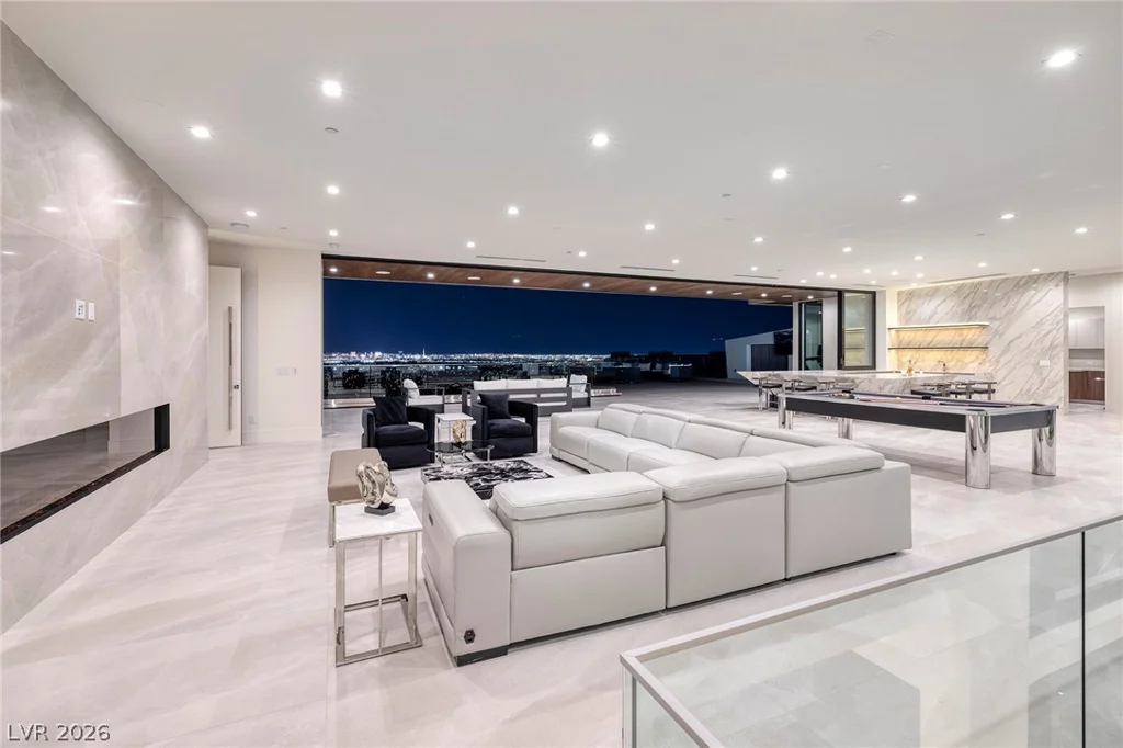 19 Boulderback, Henderson, NV 89012
