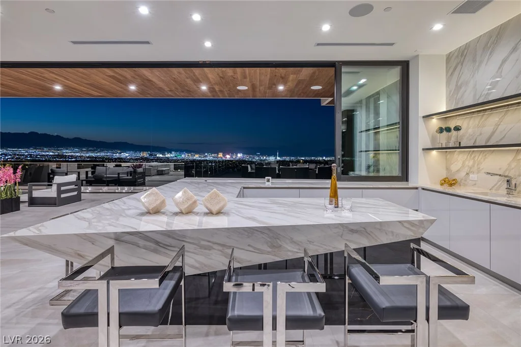19 Boulderback, Henderson, NV 89012