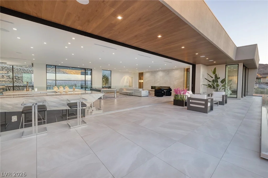 19 Boulderback, Henderson, NV 89012