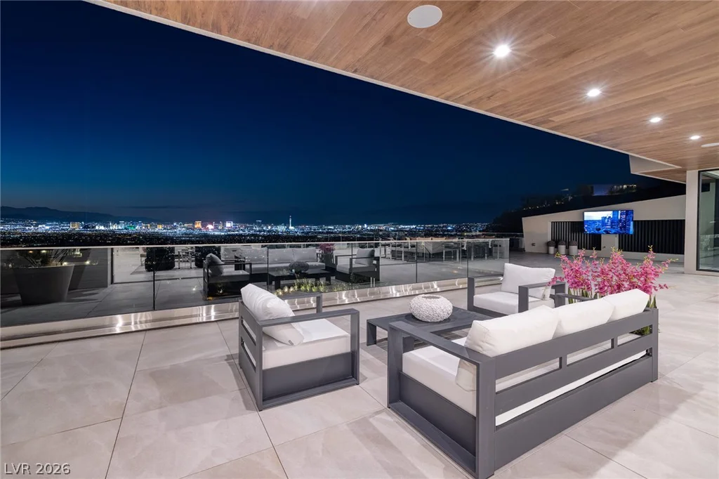 19 Boulderback, Henderson, NV 89012