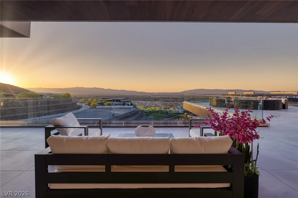19 Boulderback, Henderson, NV 89012