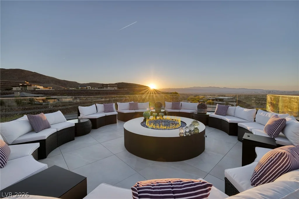 19 Boulderback, Henderson, NV 89012
