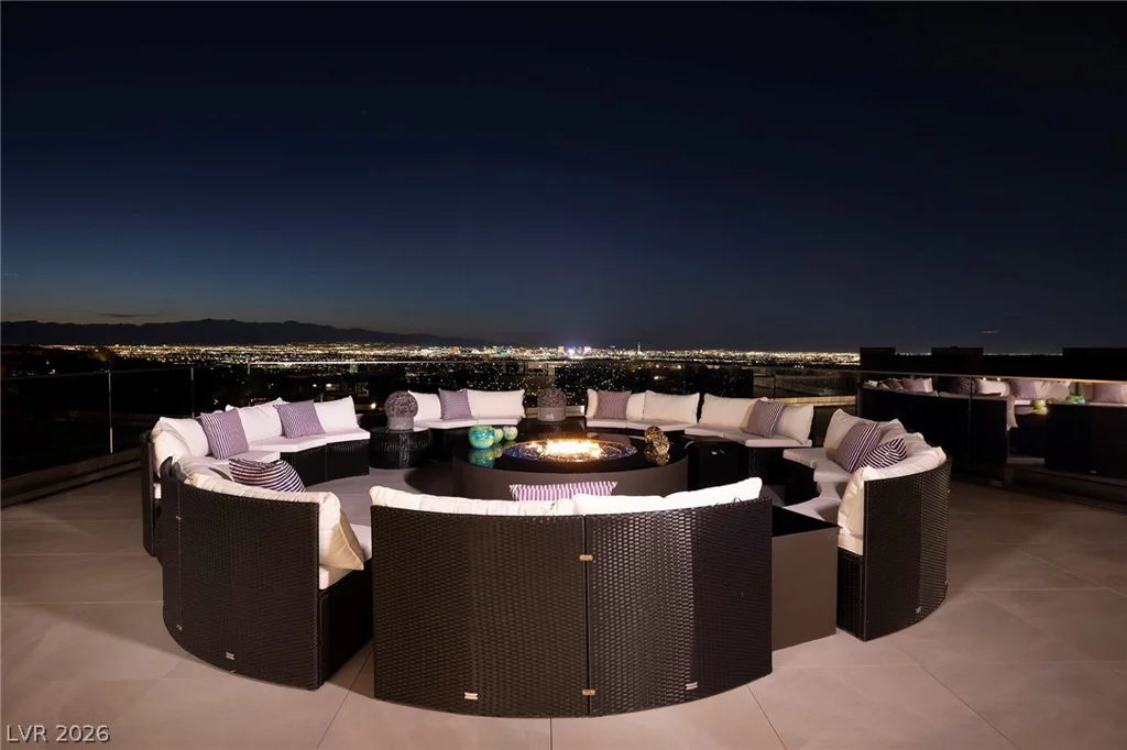 19 Boulderback, Henderson, NV 89012