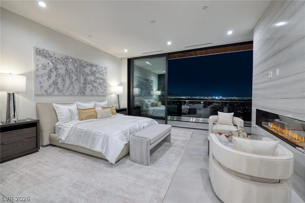 19 Boulderback, Henderson, NV 89012