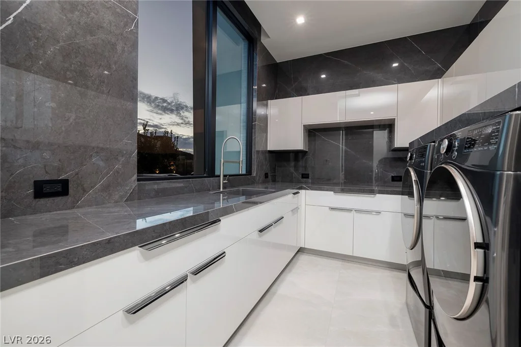 19 Boulderback, Henderson, NV 89012