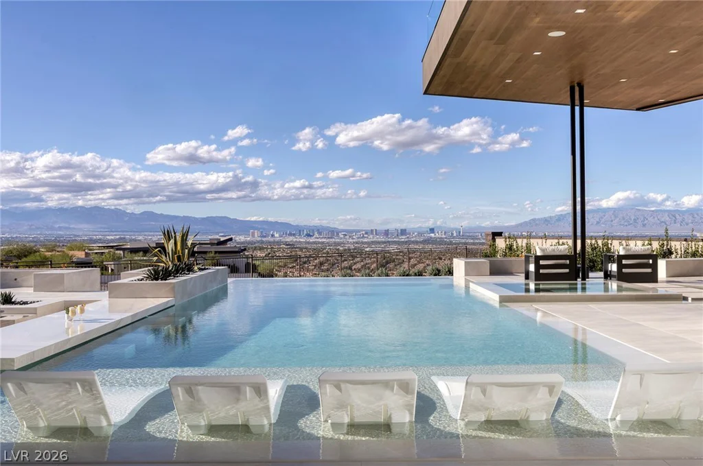 19 Boulderback, Henderson, NV 89012