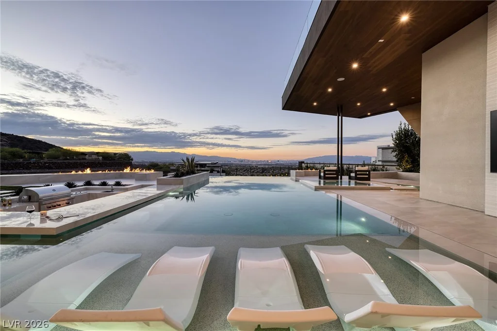 19 Boulderback, Henderson, NV 89012