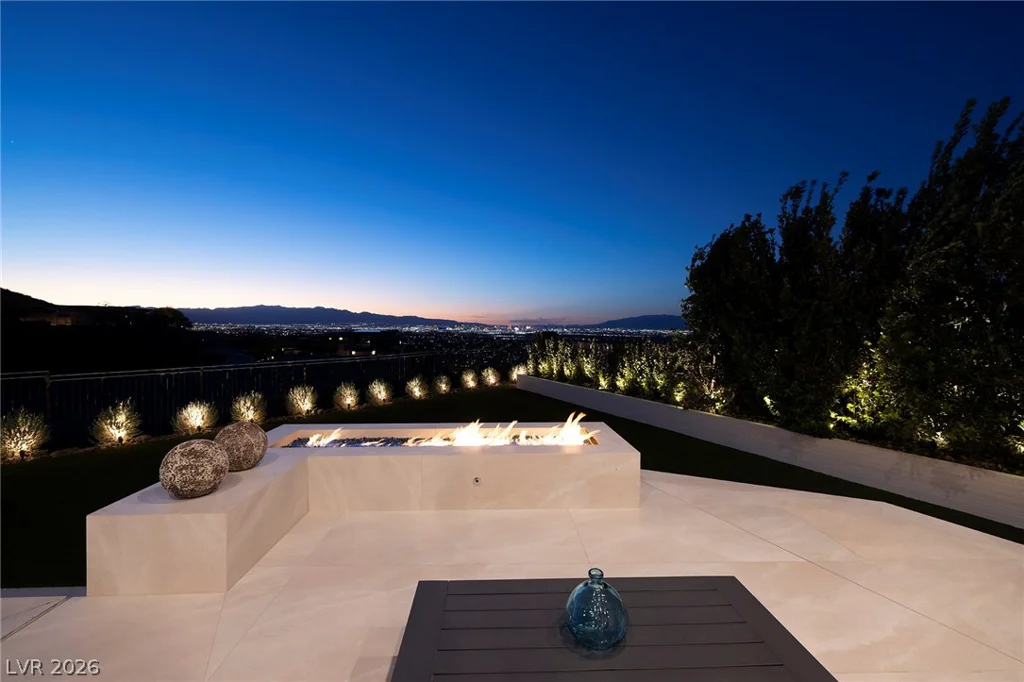 19 Boulderback, Henderson, NV 89012