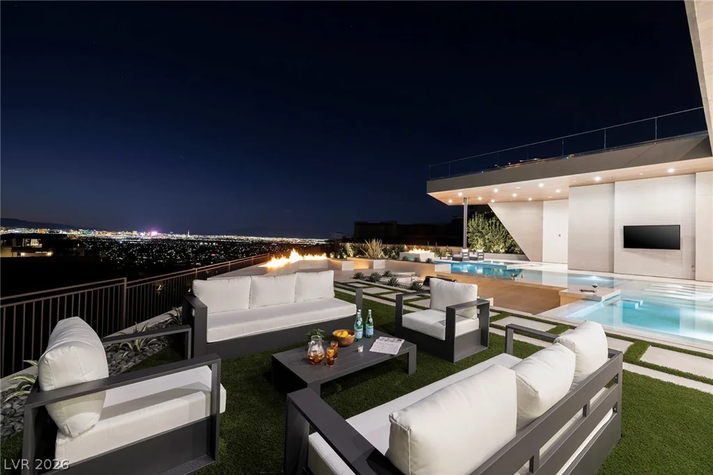 19 Boulderback, Henderson, NV 89012
