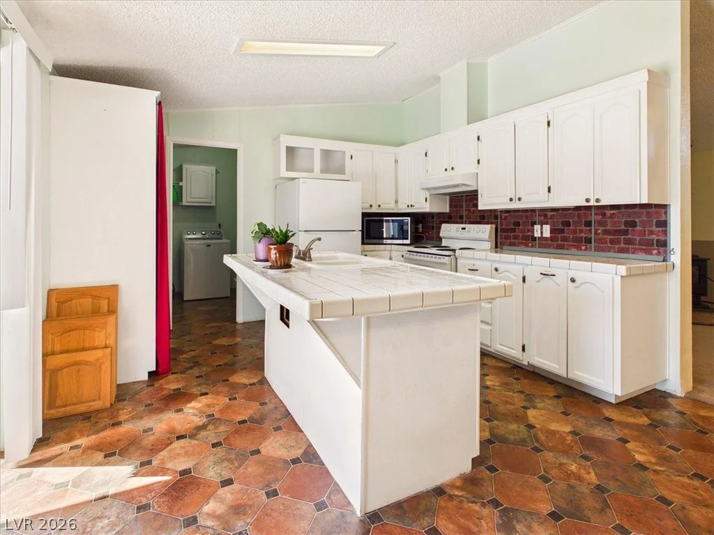 1991 Meier, Pahrump, NV 89048