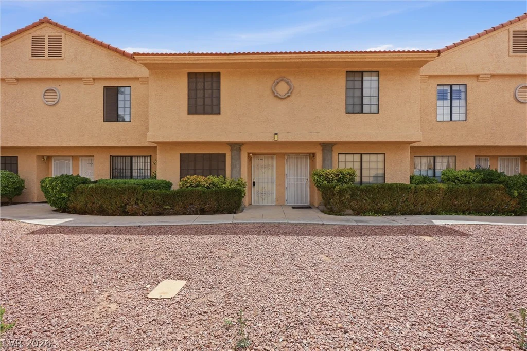 2851 Valley View, Las Vegas, NV 89102