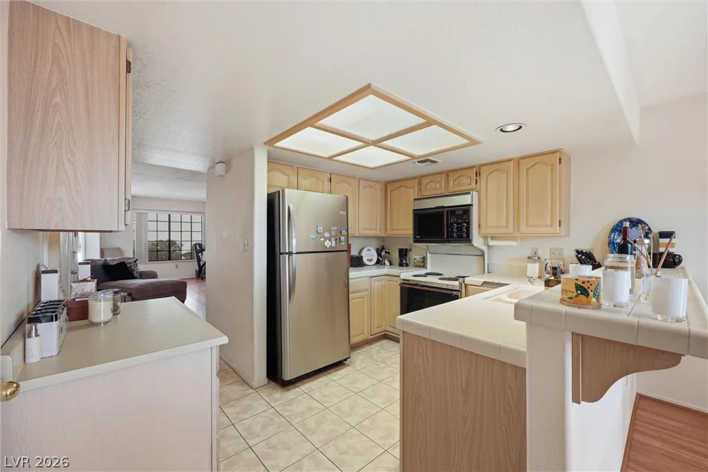 2851 Valley View, Las Vegas, NV 89102