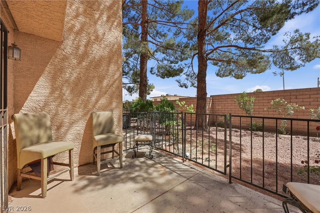 2851 Valley View, Las Vegas, NV 89102