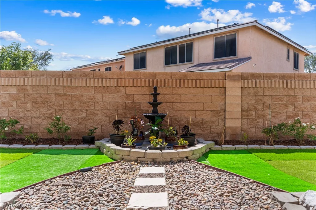 6009 La Coste, North Las Vegas, NV 89081