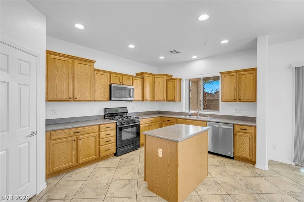 112 Newmiller, Henderson, NV 89002