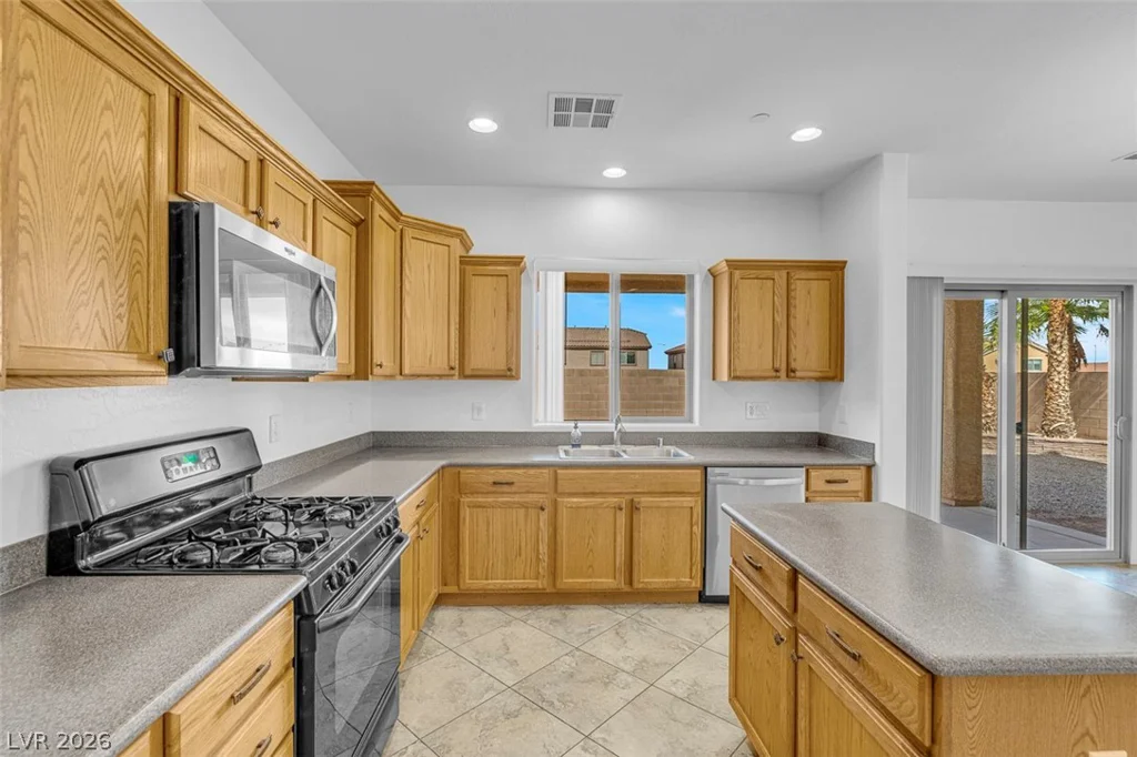 112 Newmiller, Henderson, NV 89002