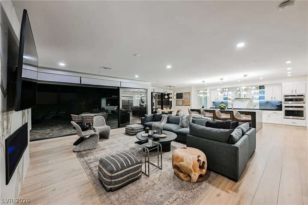 6055 Gabrielle Carol, Las Vegas, NV 89149