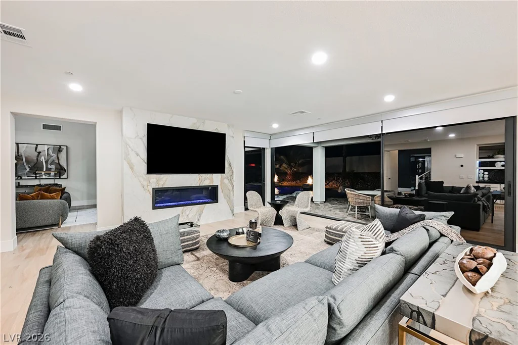 6055 Gabrielle Carol, Las Vegas, NV 89149