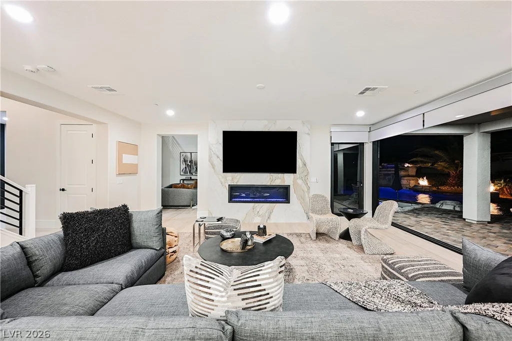 6055 Gabrielle Carol, Las Vegas, NV 89149