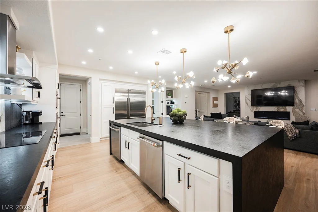 6055 Gabrielle Carol, Las Vegas, NV 89149