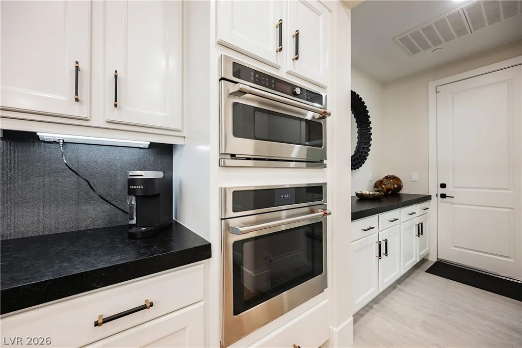 6055 Gabrielle Carol, Las Vegas, NV 89149