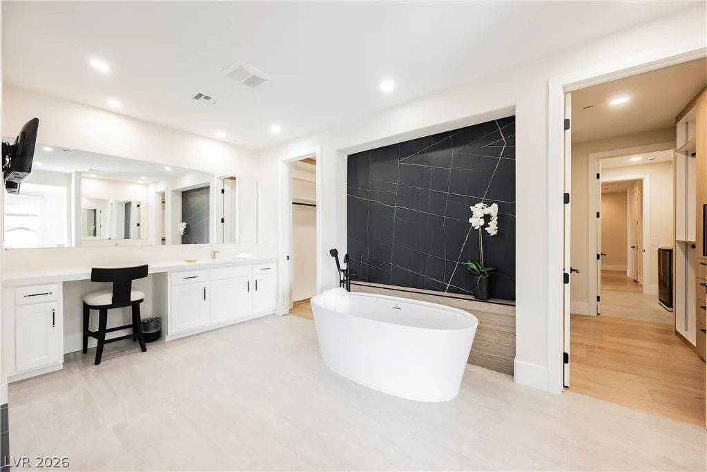 6055 Gabrielle Carol, Las Vegas, NV 89149