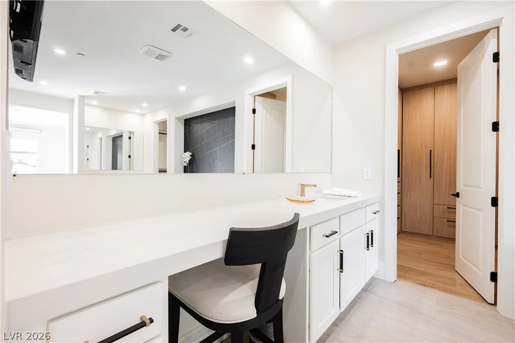 6055 Gabrielle Carol, Las Vegas, NV 89149